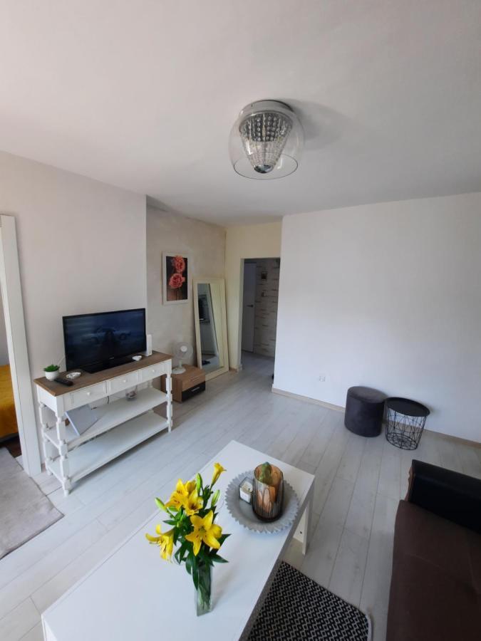 Apartament Zorzy Przy Instytucie Kardiologii Anin Apartment Warsawa Bagian luar foto